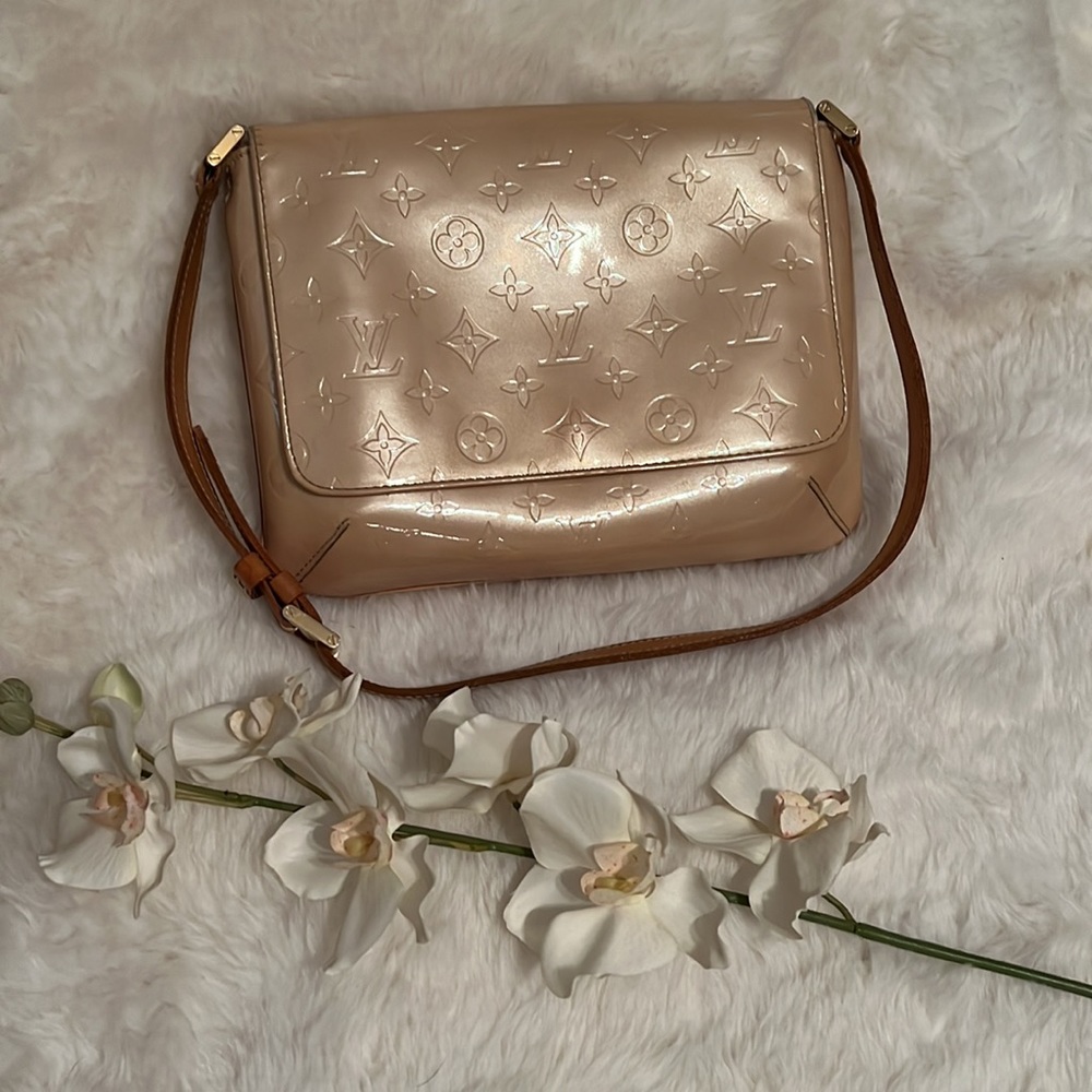 100% Authentic!! Louis Vuitton Thompson Street Beige